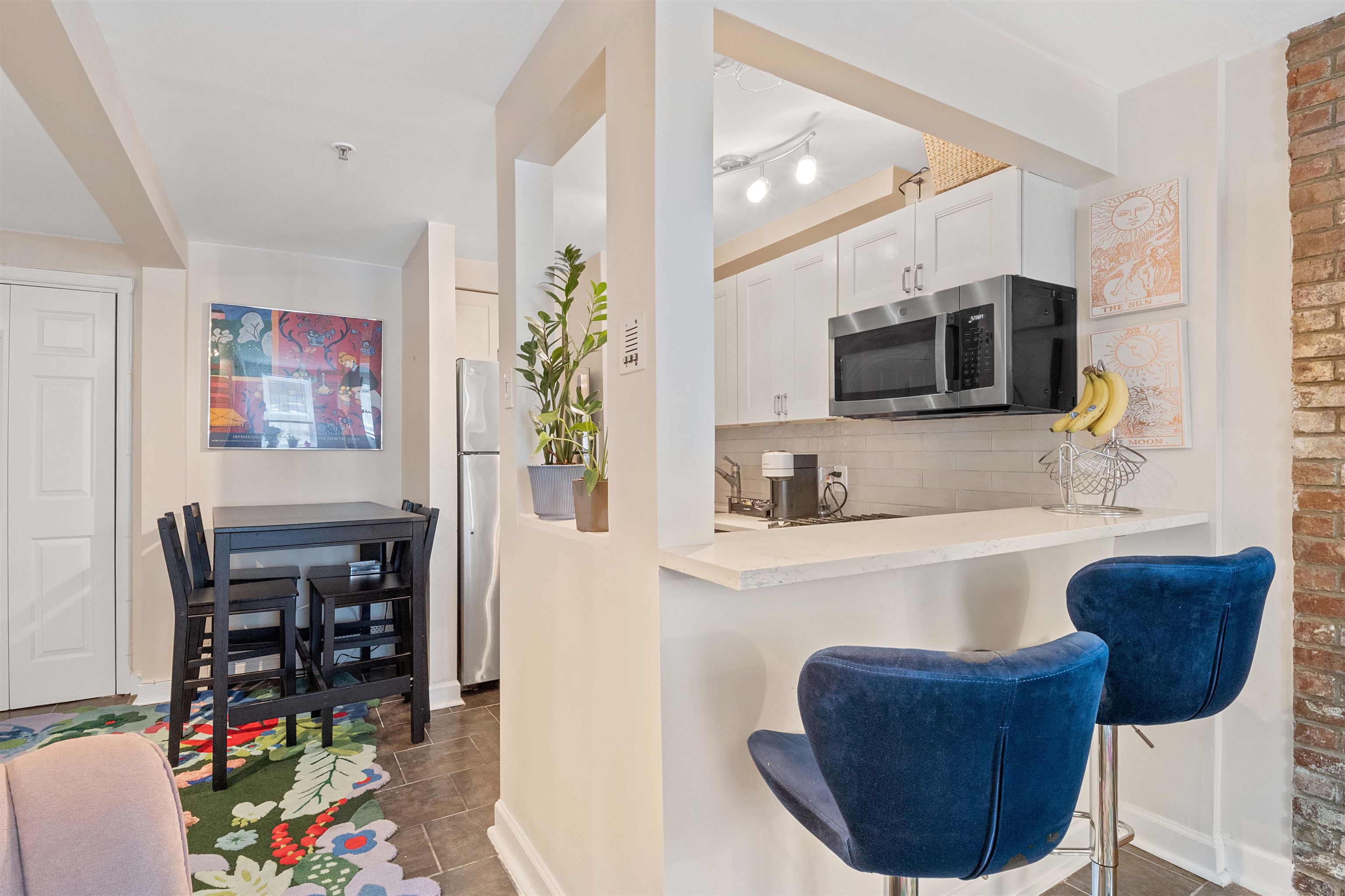 98 BRIGHT ST Unit: 1G