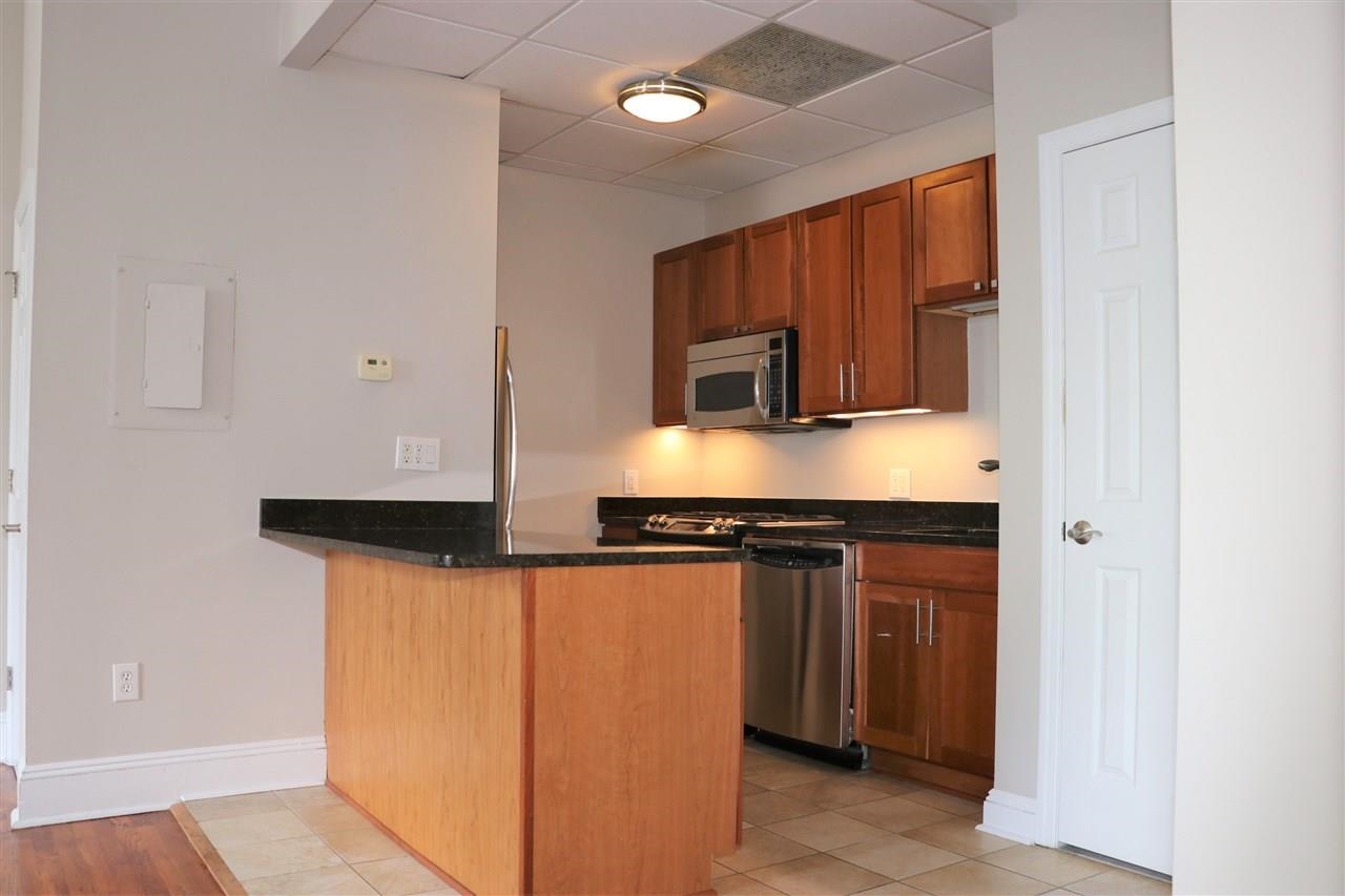 167 WAYNE ST Unit: 209