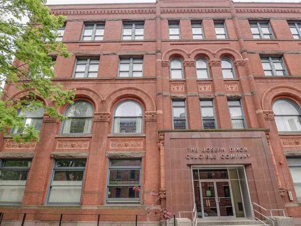 167 WAYNE ST Unit: 209