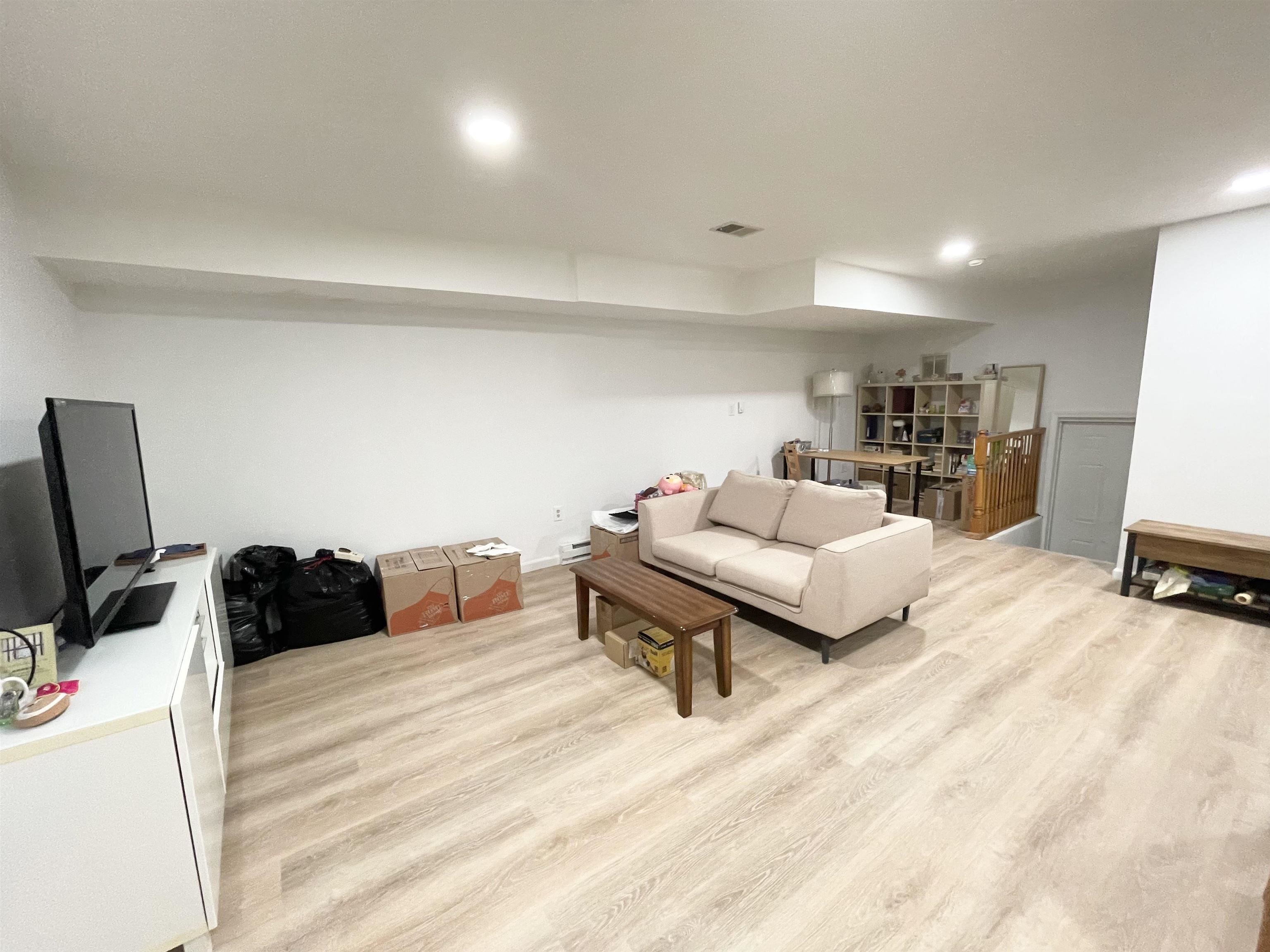 254 HALLADAY ST Unit: G