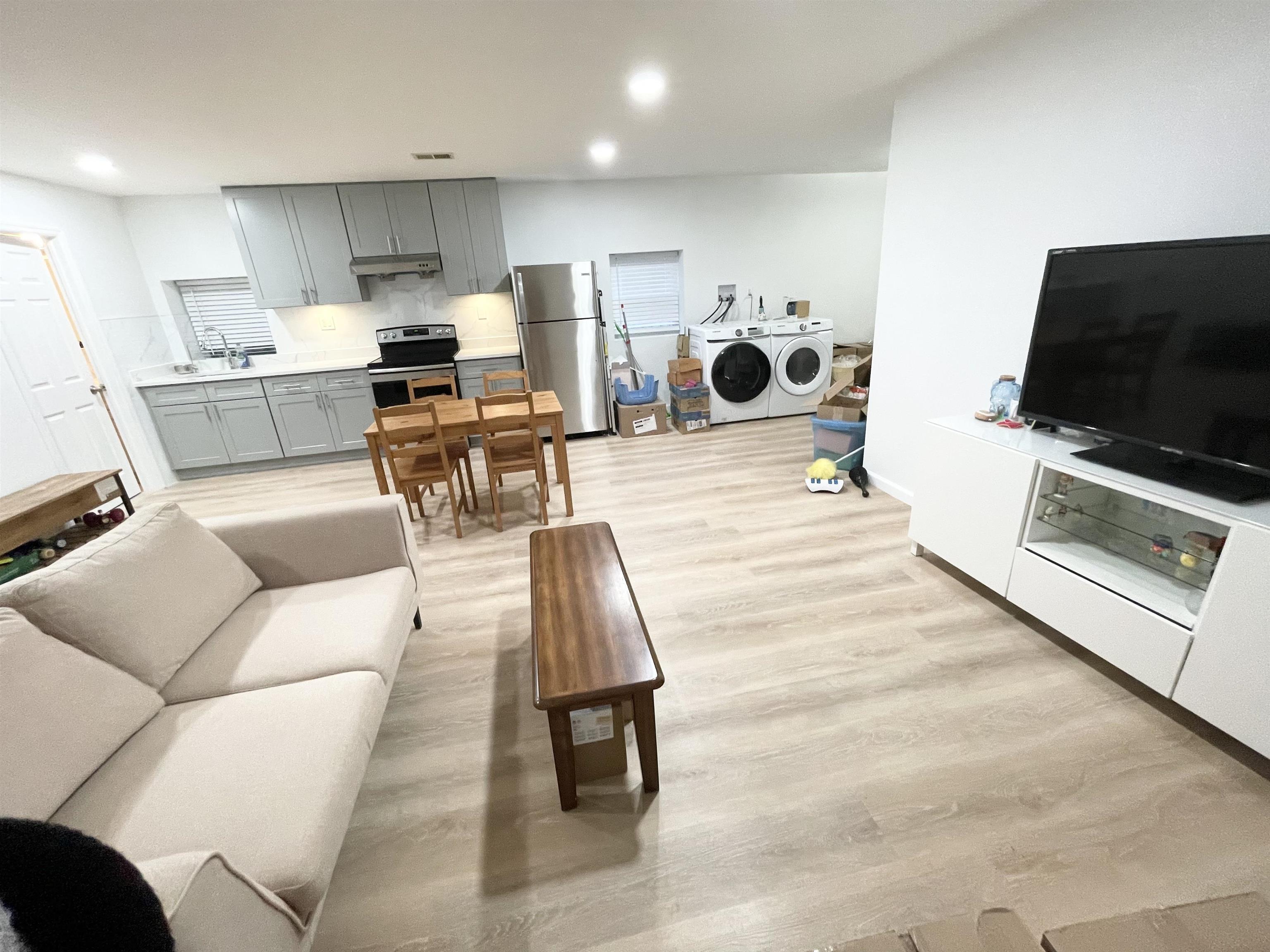 254 HALLADAY ST Unit: G