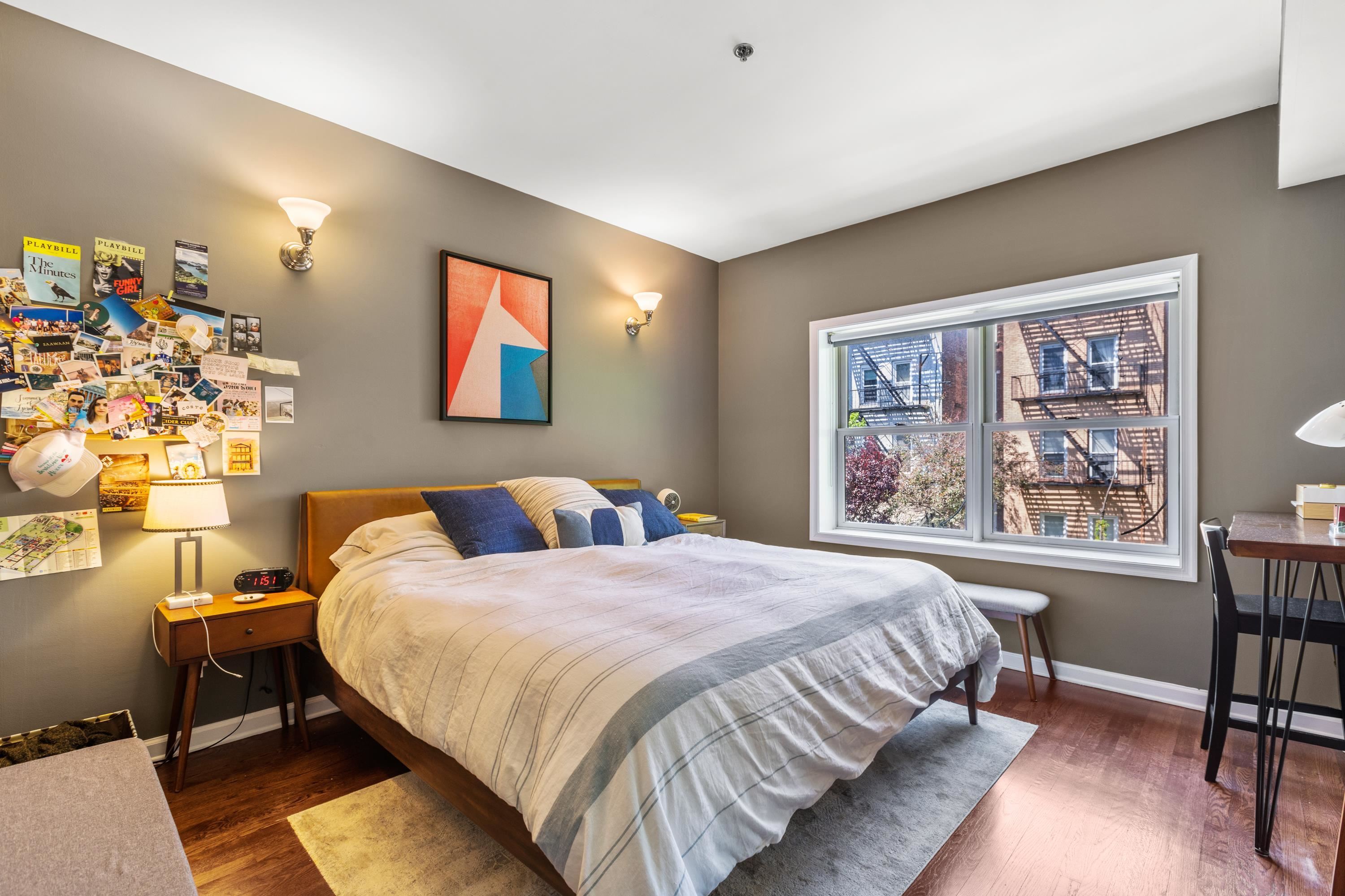 520 PARK AVE Unit: 2