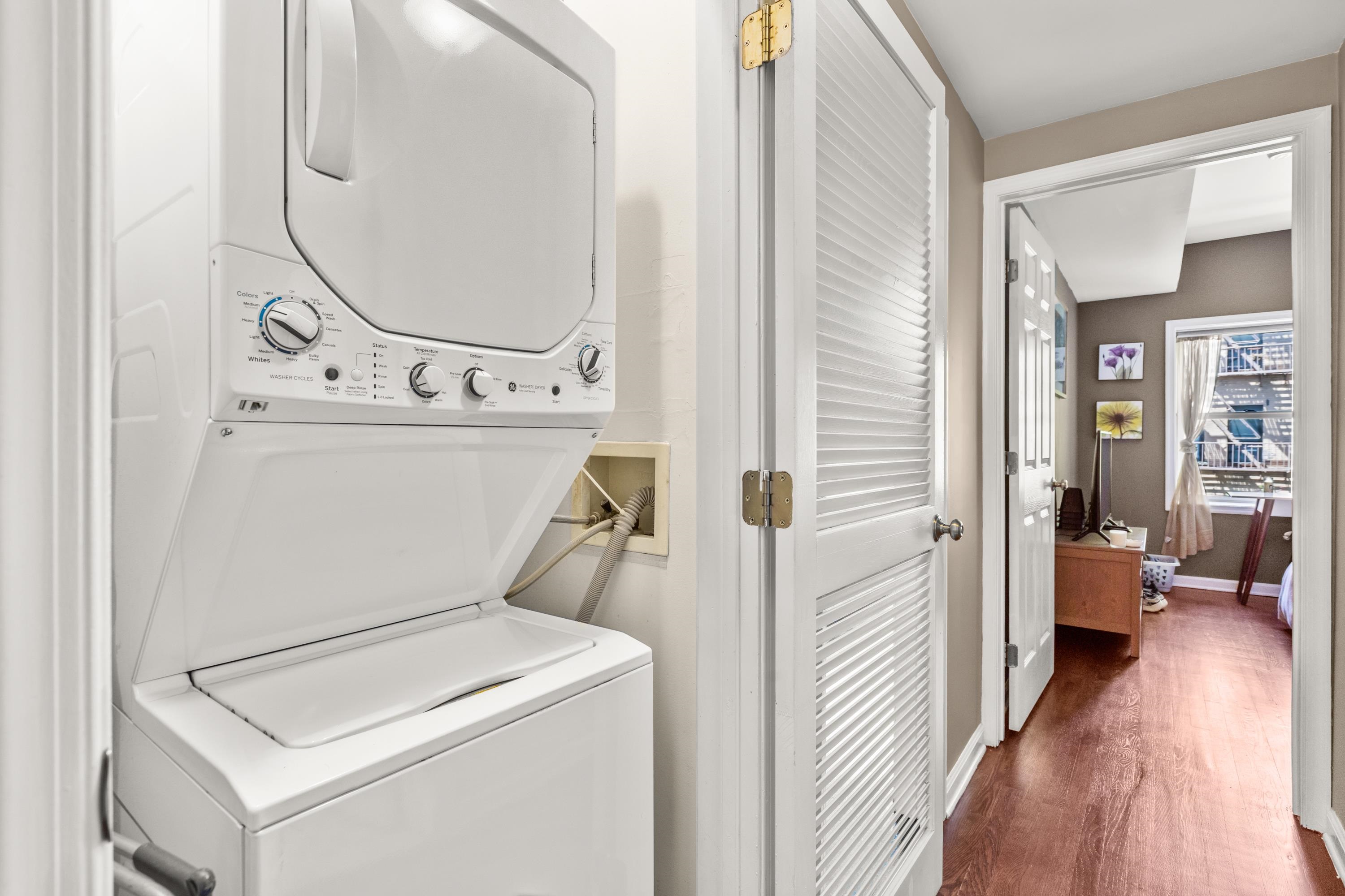 520 PARK AVE Unit: 2