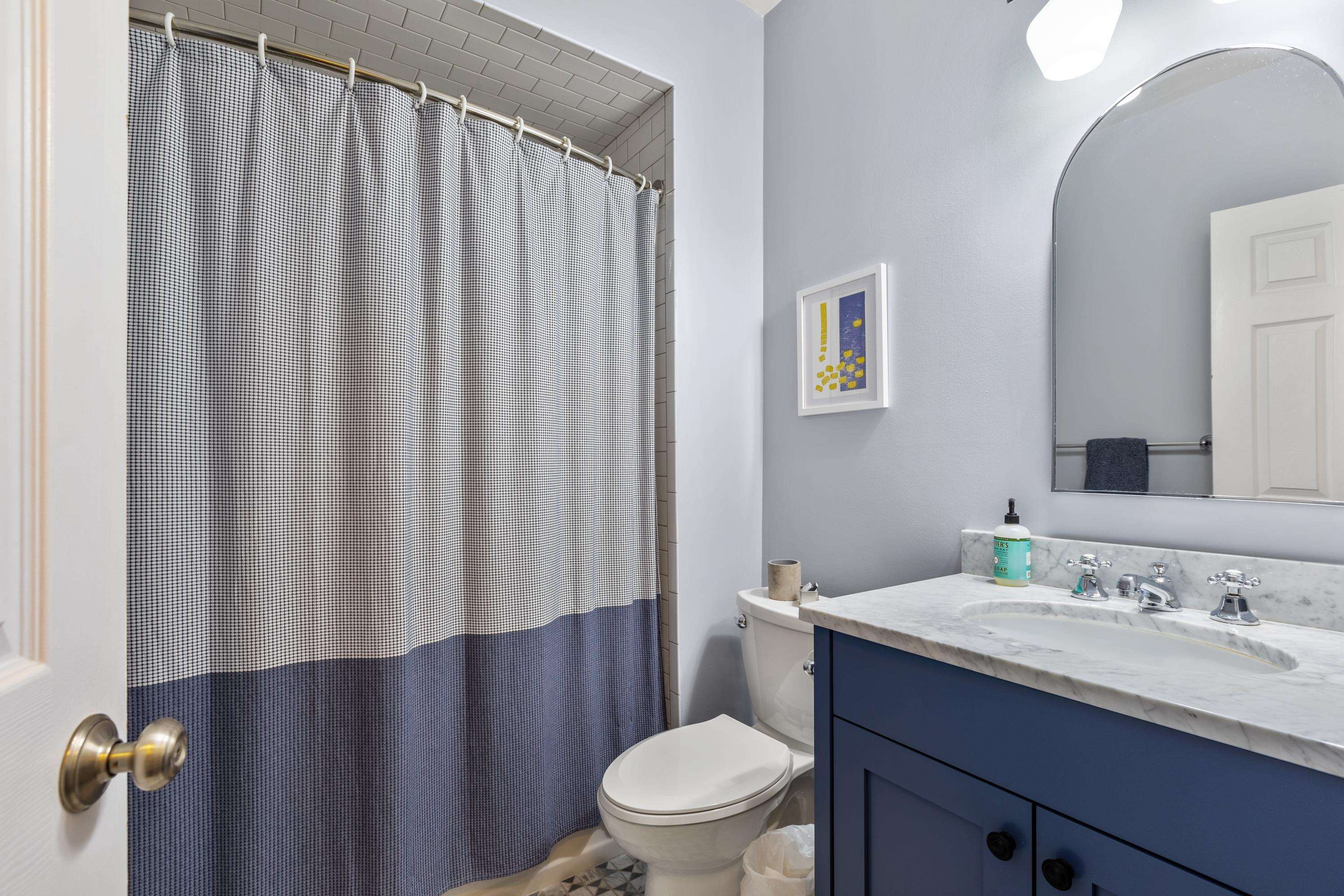 520 PARK AVE Unit: 2