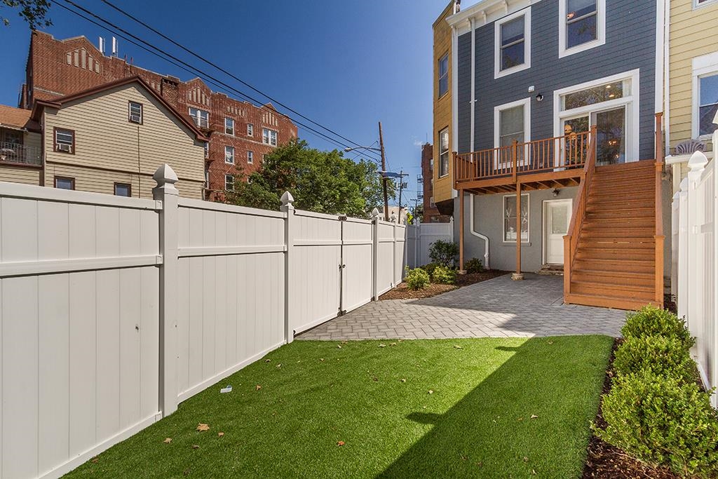 39.5 WAVERLY ST