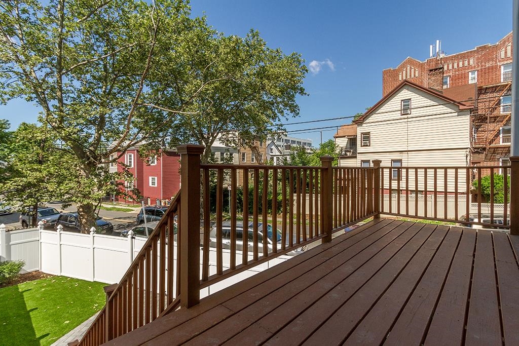 39.5 WAVERLY ST