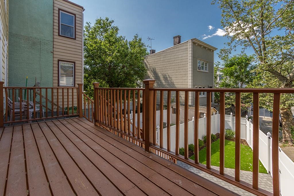39.5 WAVERLY ST