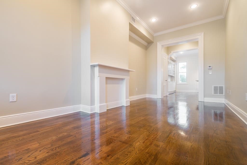 297 WEBSTER AVE