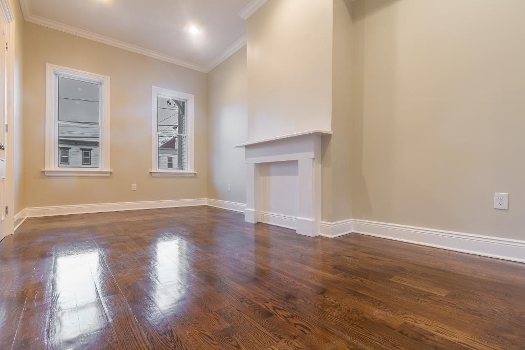 297 WEBSTER AVE