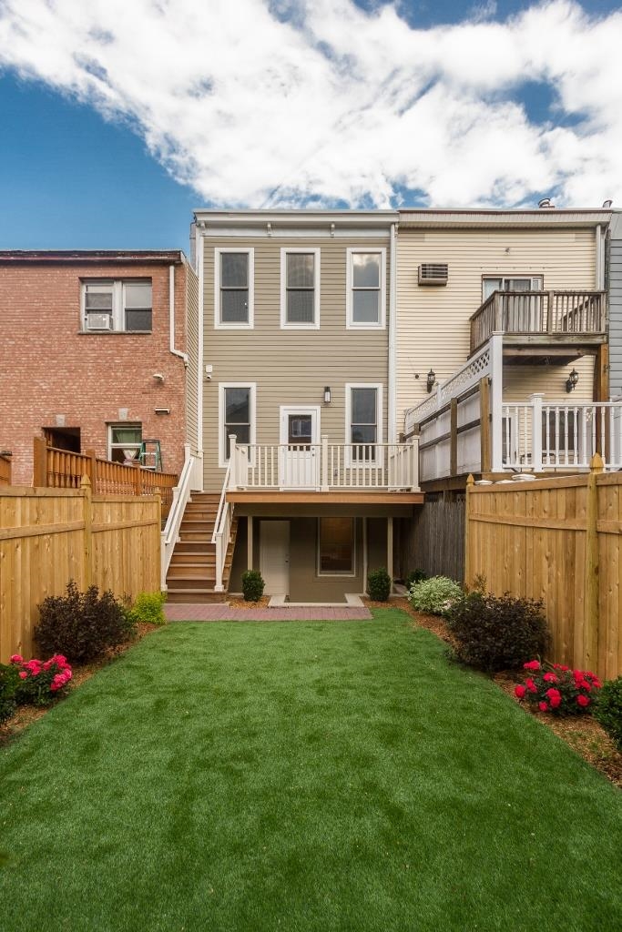 297 WEBSTER AVE