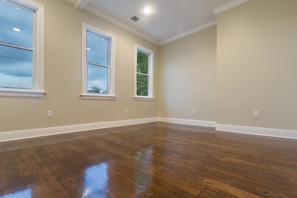 297 WEBSTER AVE