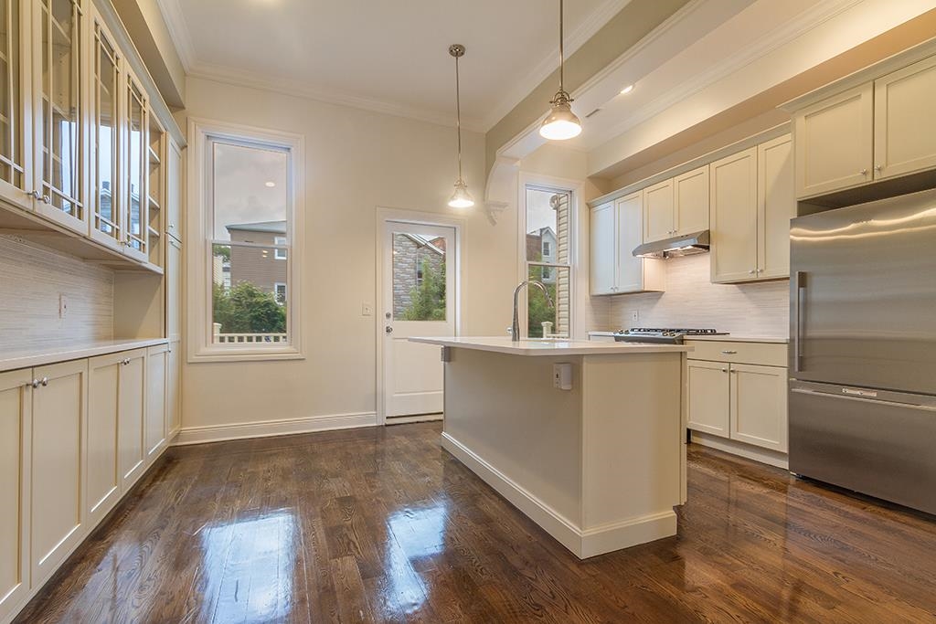 297 WEBSTER AVE