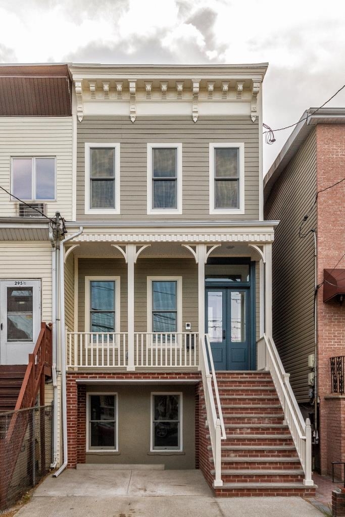 297 WEBSTER AVE
