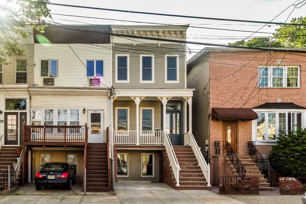 297 WEBSTER AVE