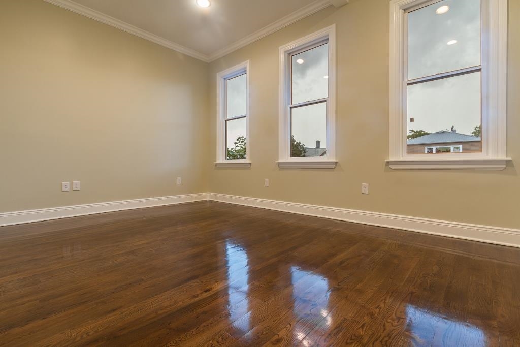 297 WEBSTER AVE