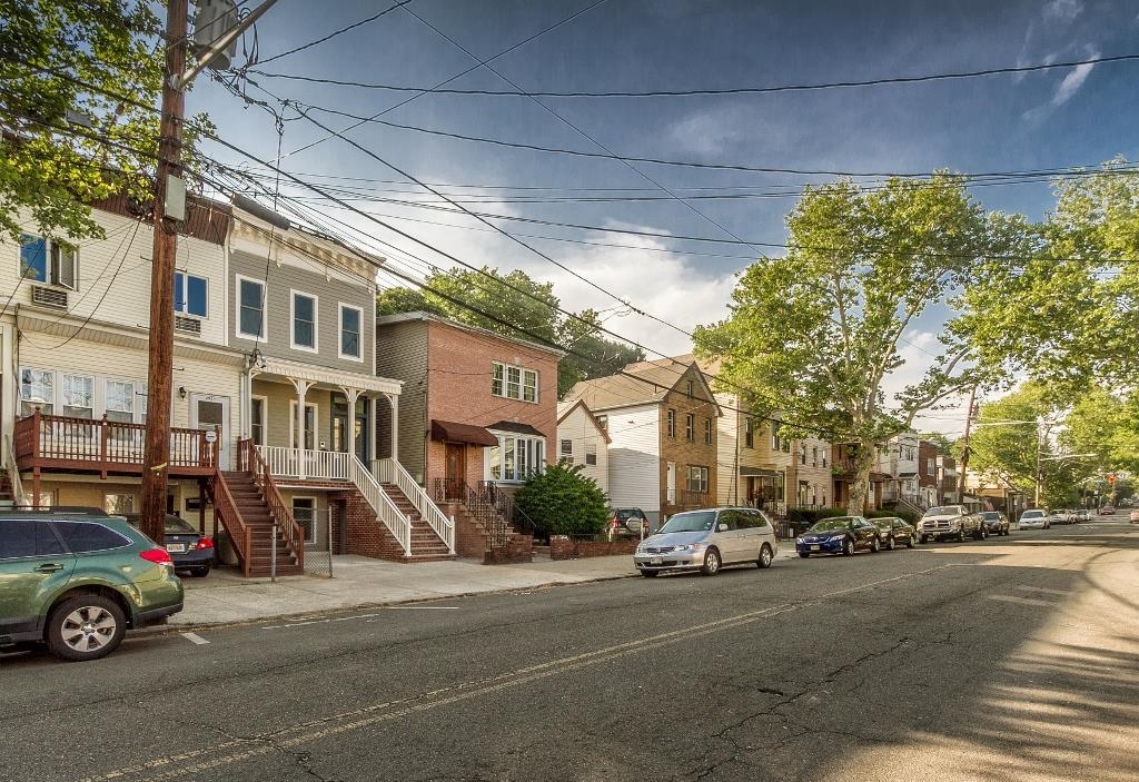 297 WEBSTER AVE
