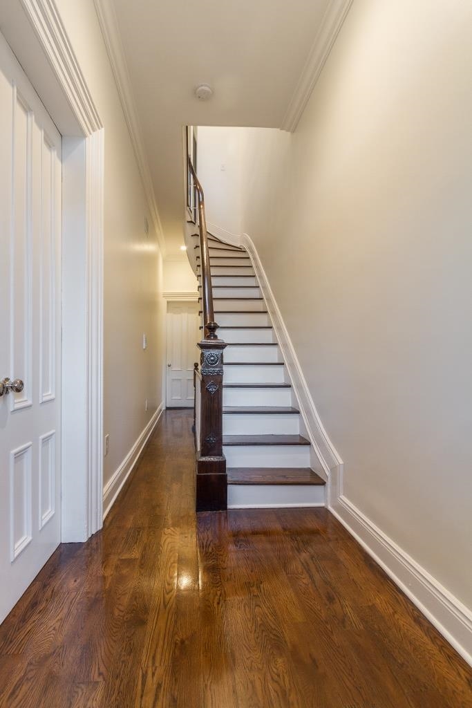 297 WEBSTER AVE
