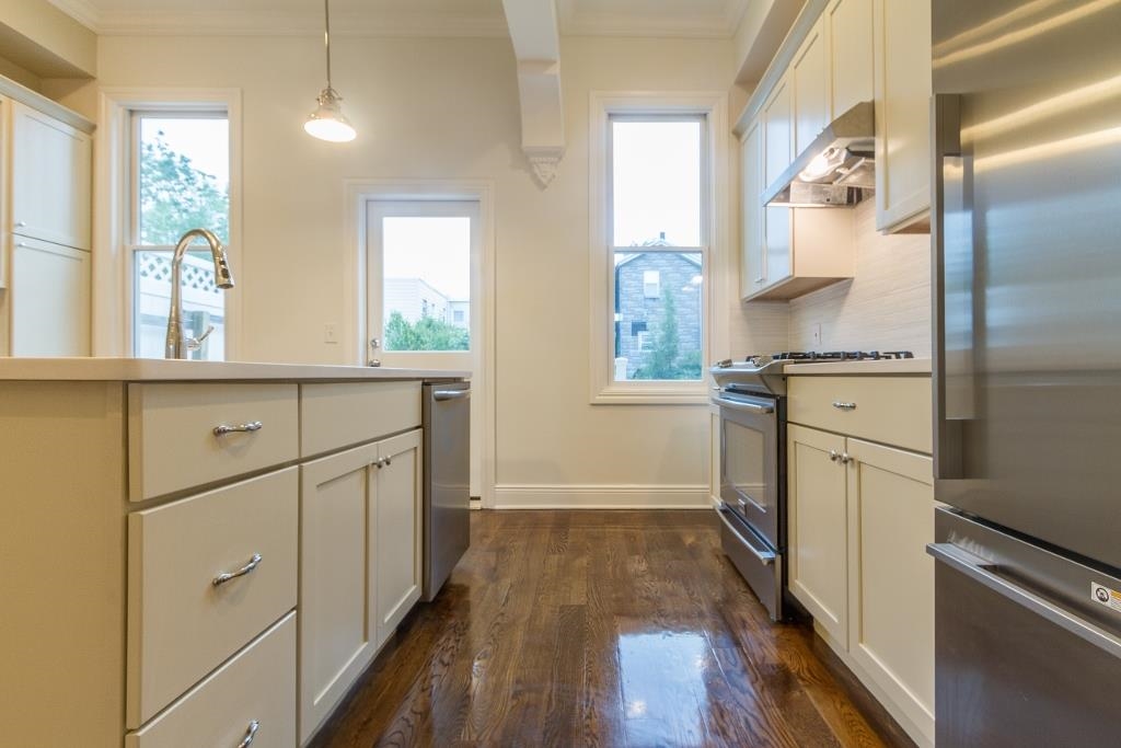 297 WEBSTER AVE