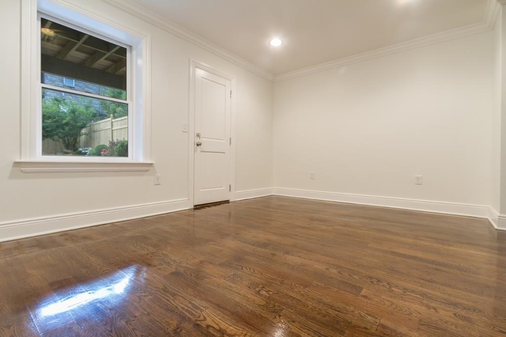 297 WEBSTER AVE