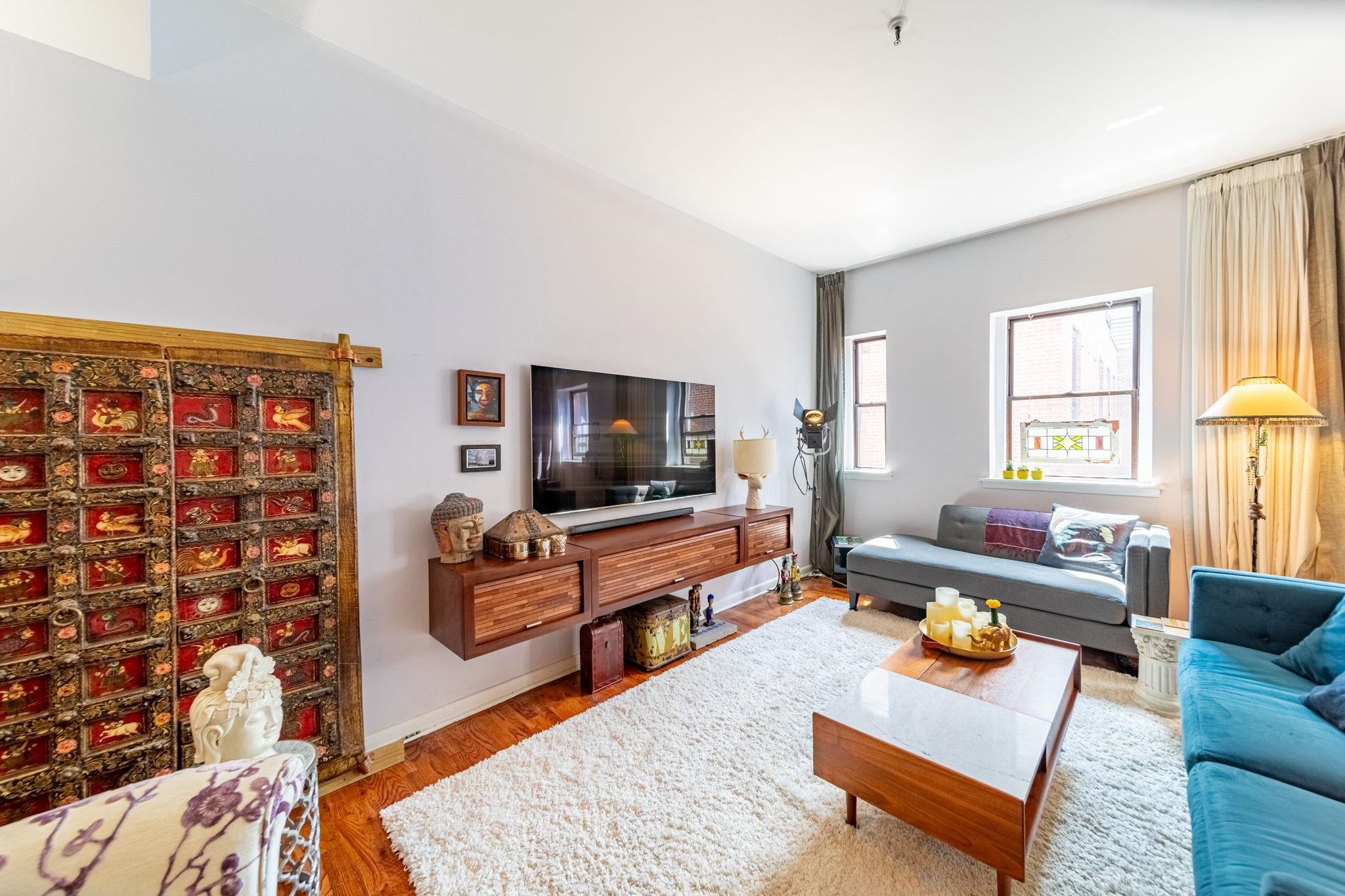 227 CHRISTOPHER COLUMBUS DR Unit: 433b