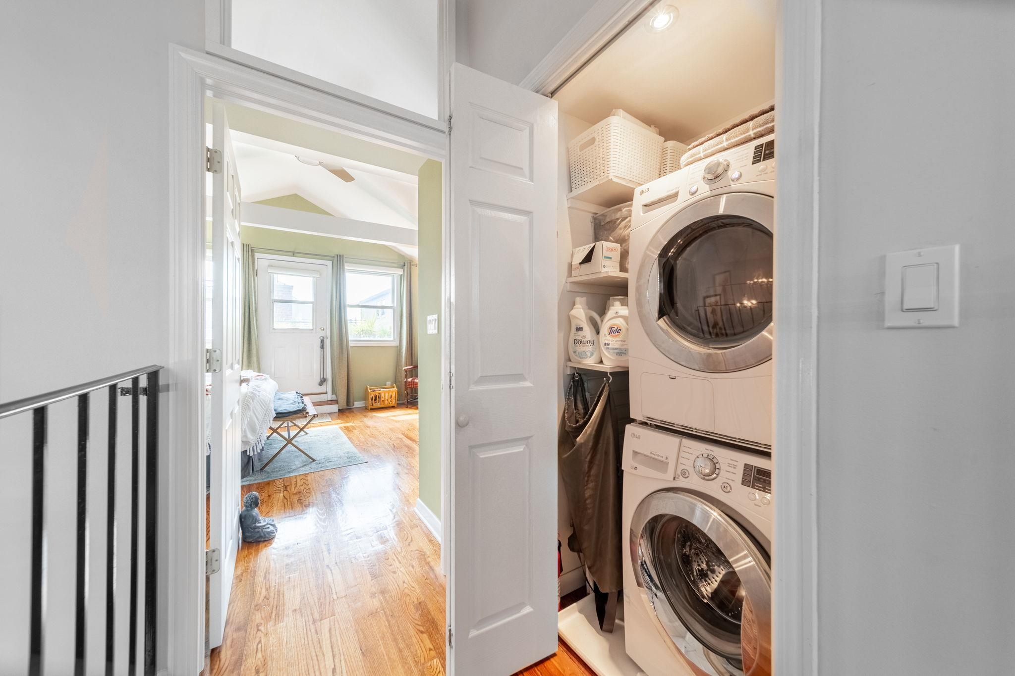 227 CHRISTOPHER COLUMBUS DR Unit: 433b