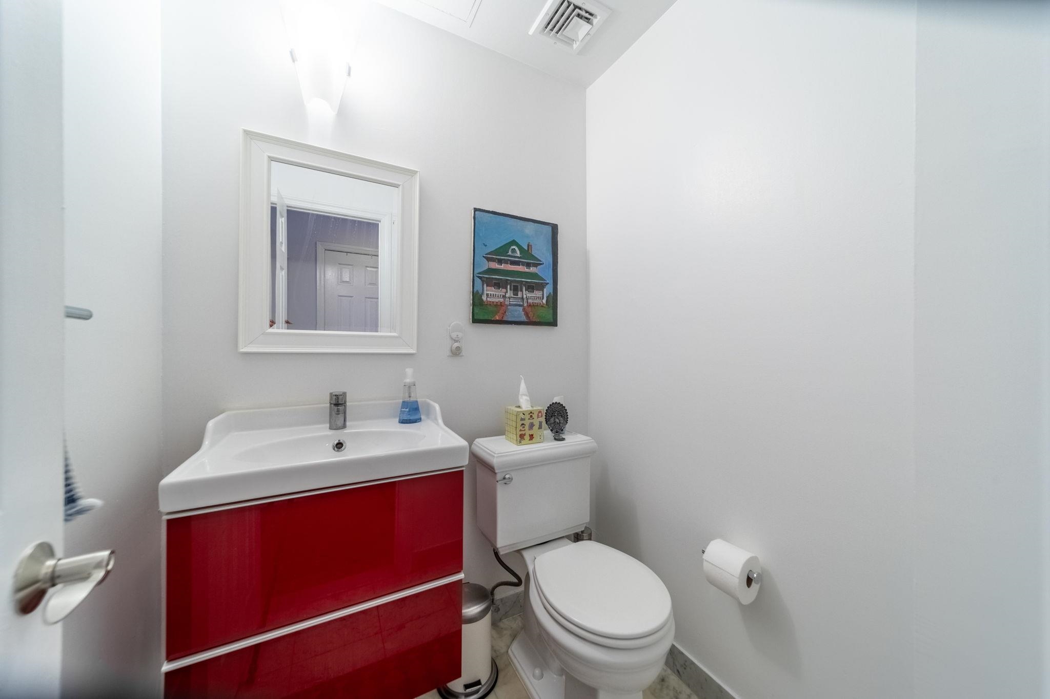 227 CHRISTOPHER COLUMBUS DR Unit: 433b