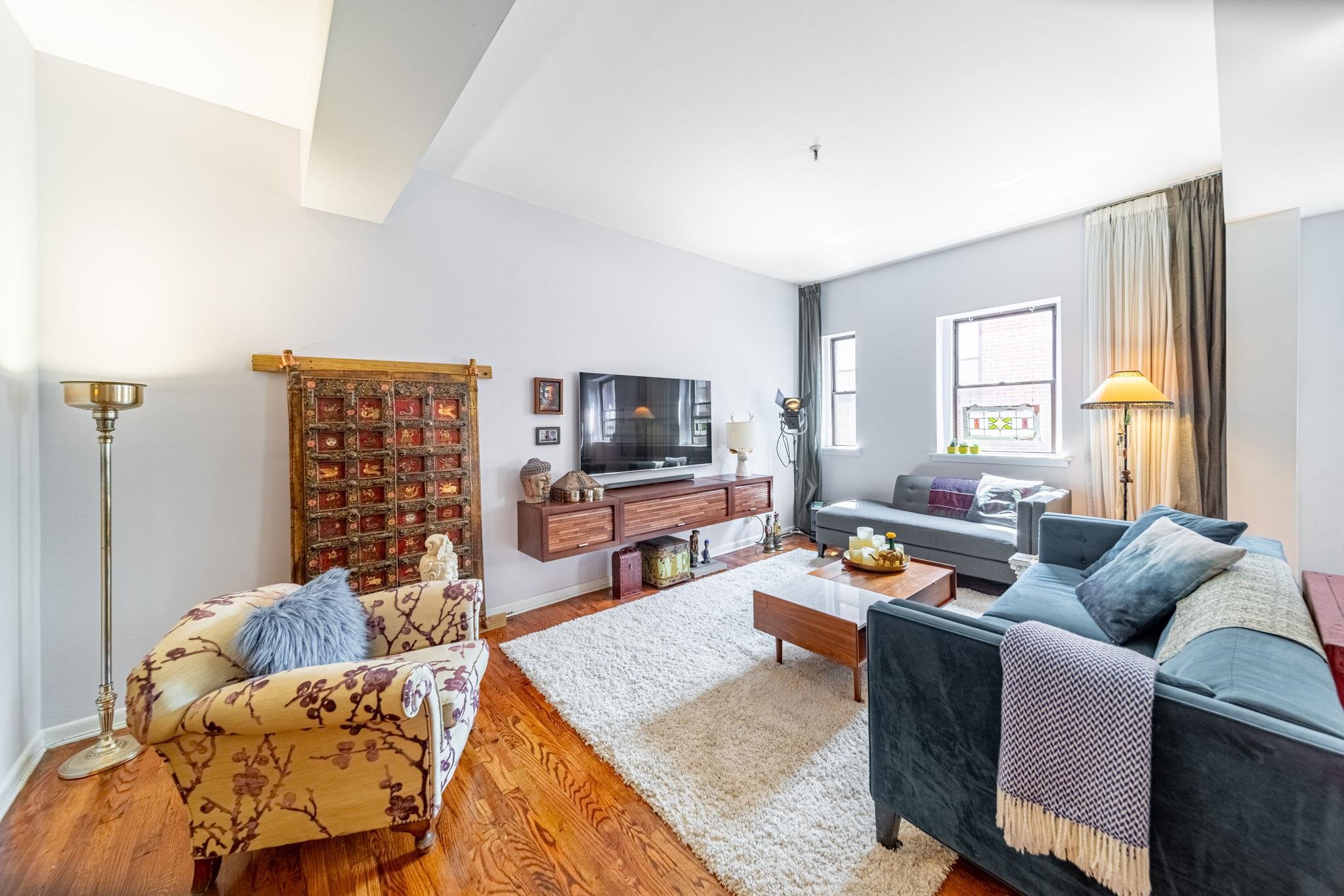 227 CHRISTOPHER COLUMBUS DR Unit: 433b