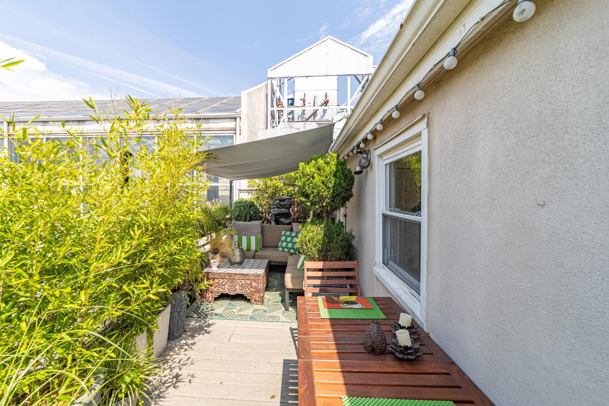 227 CHRISTOPHER COLUMBUS DR Unit: 433b