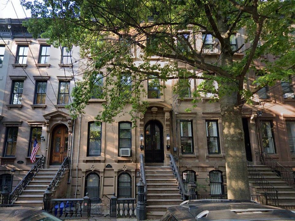 328 YORK ST