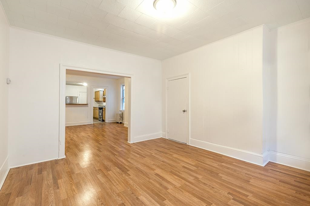 7 HANCOCK AVE