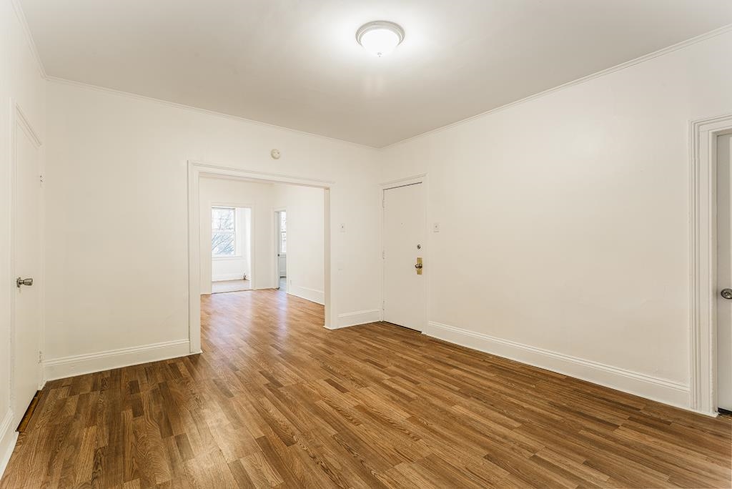 7 HANCOCK AVE