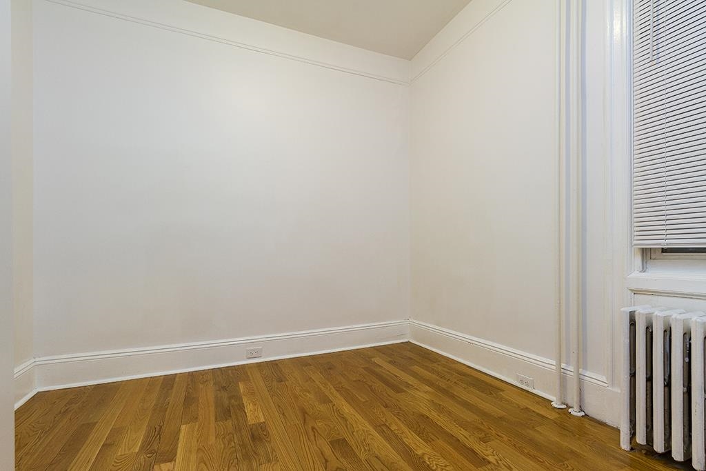 1211 CENTRAL AVE