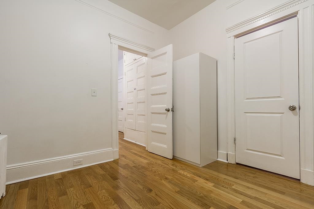 1211 CENTRAL AVE