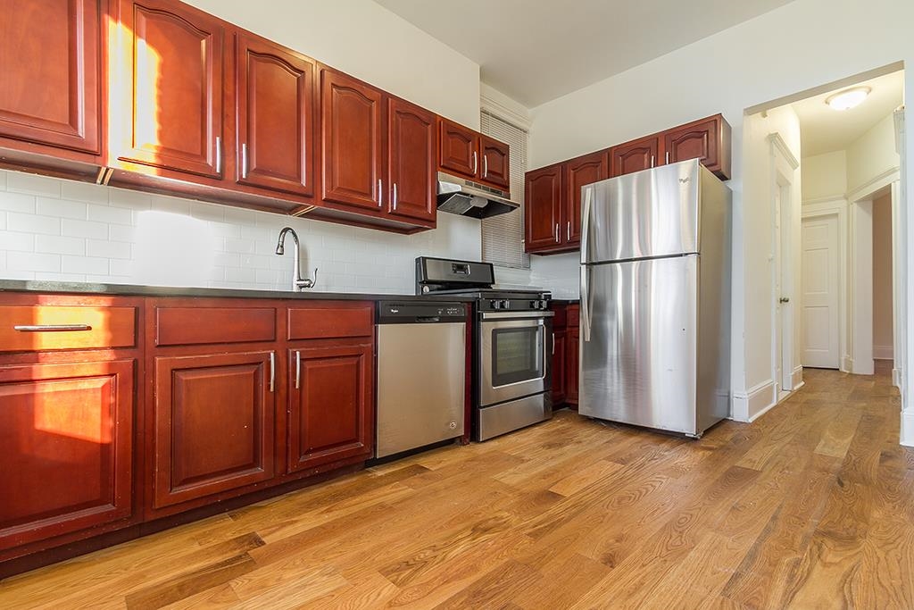 1211 CENTRAL AVE