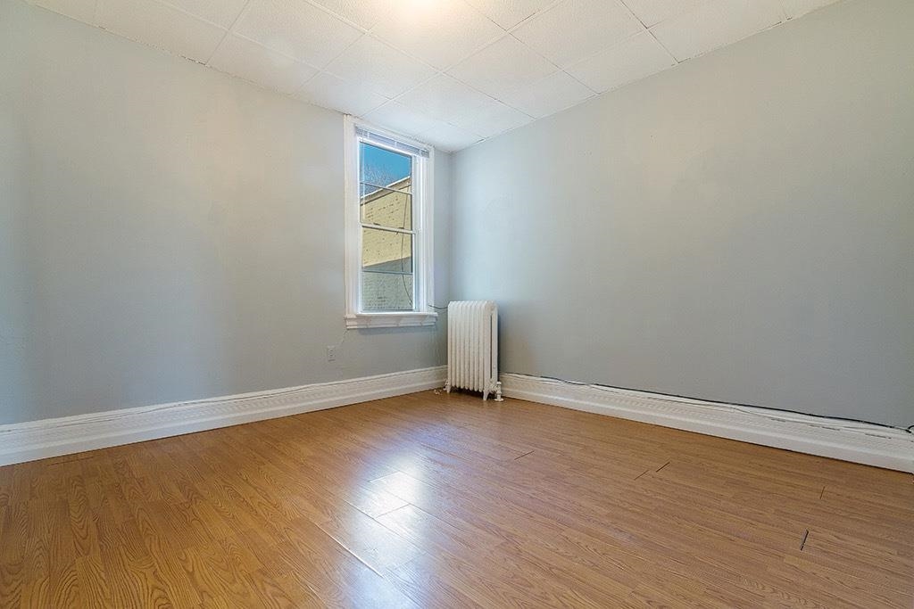 21 PEARSALL AVE