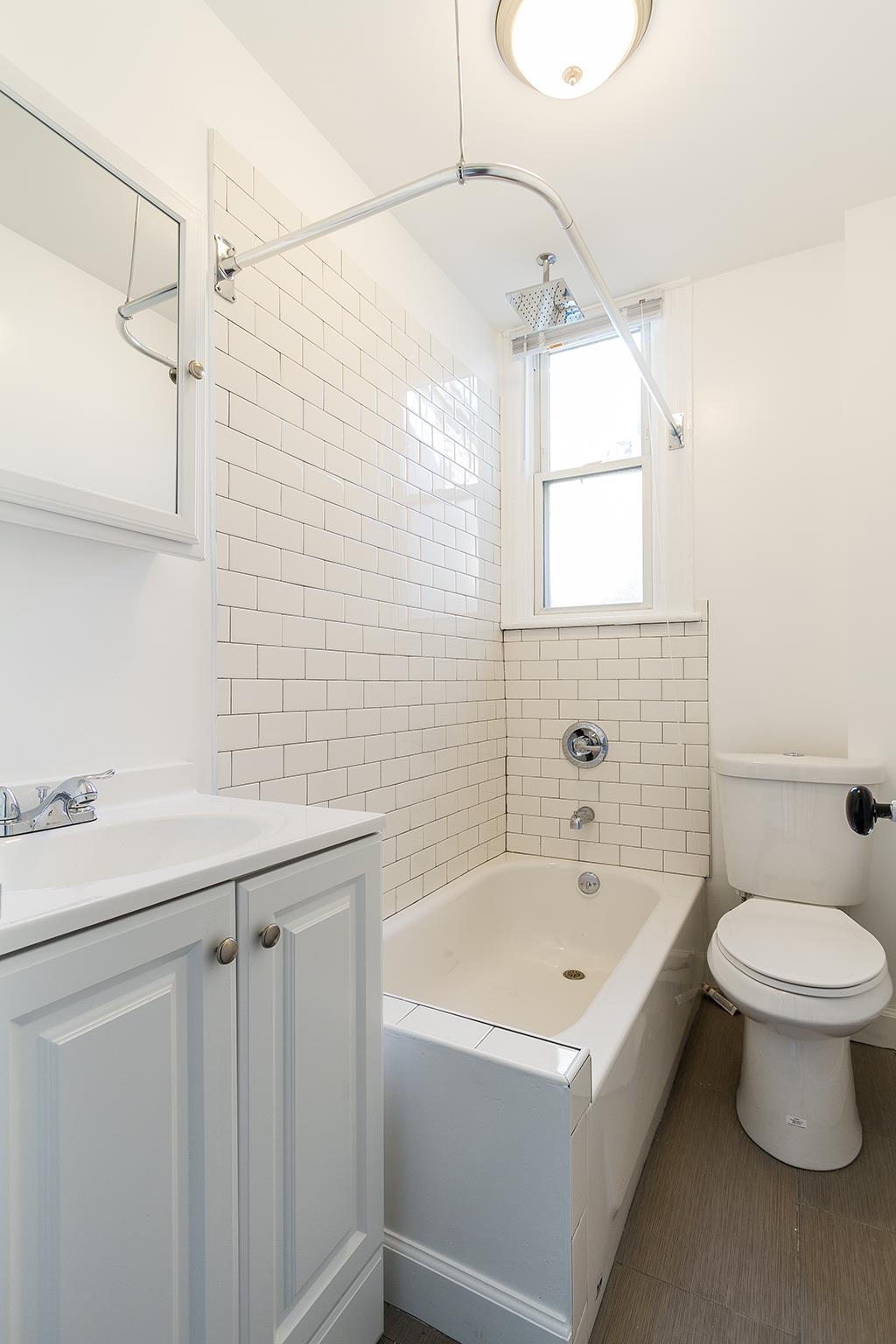 21 PEARSALL AVE