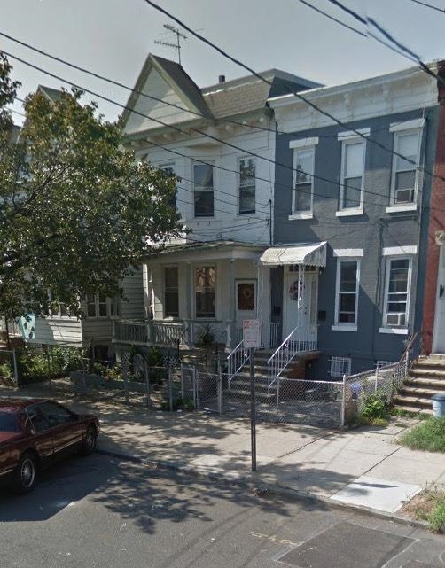 21 PEARSALL AVE