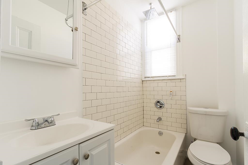 21 PEARSALL AVE