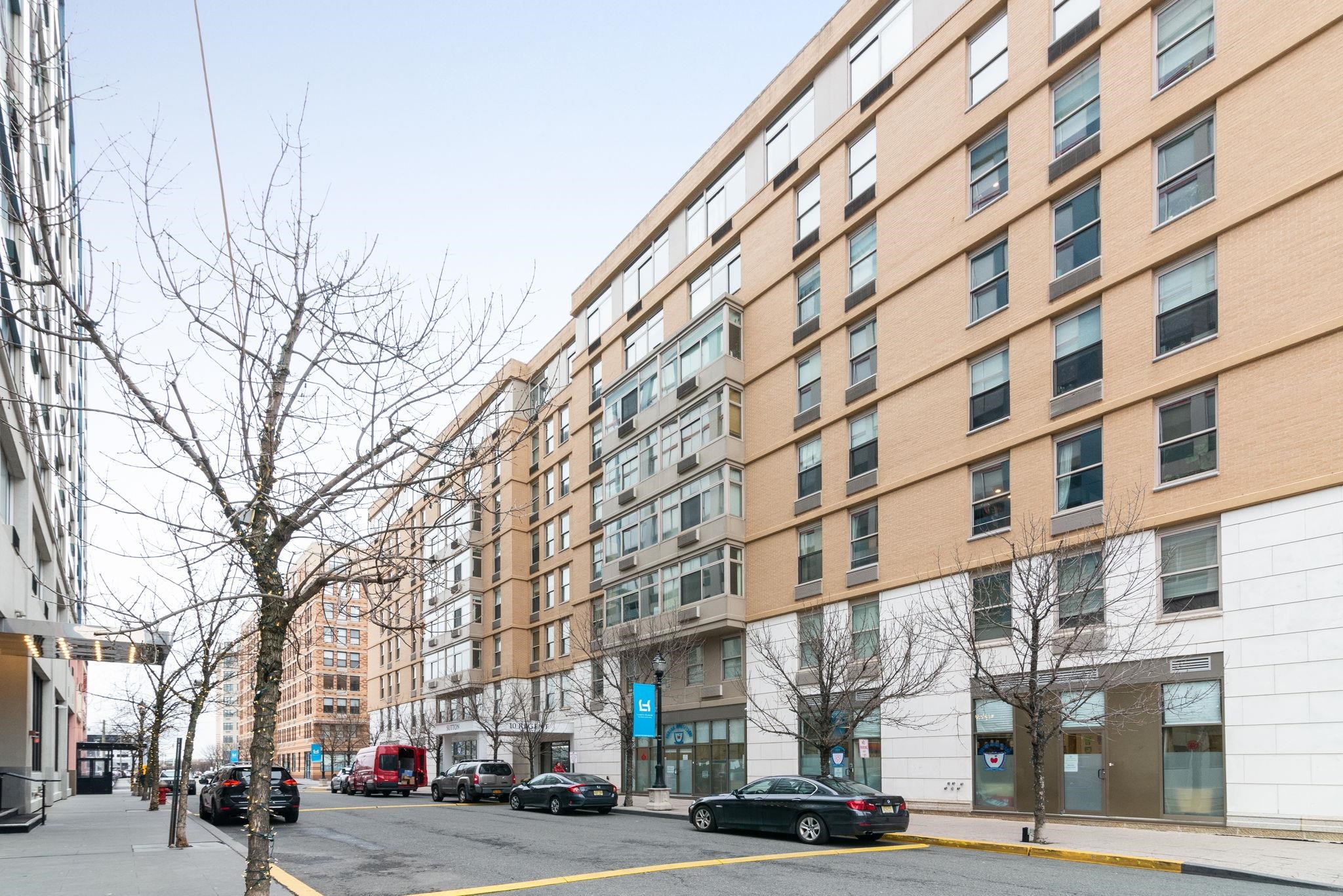 10 REGENT ST Unit: 306