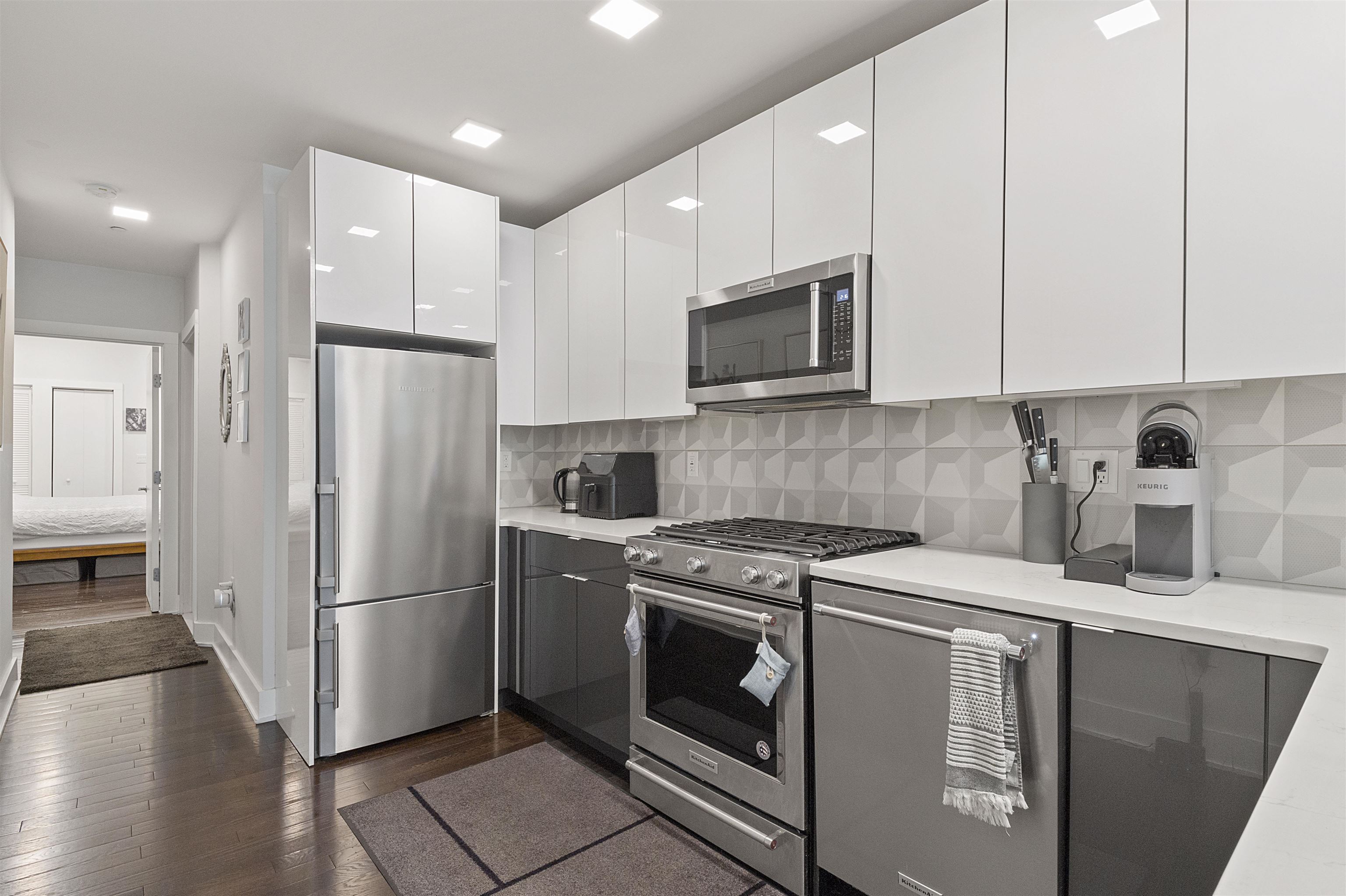 367 2ND ST Unit: 102