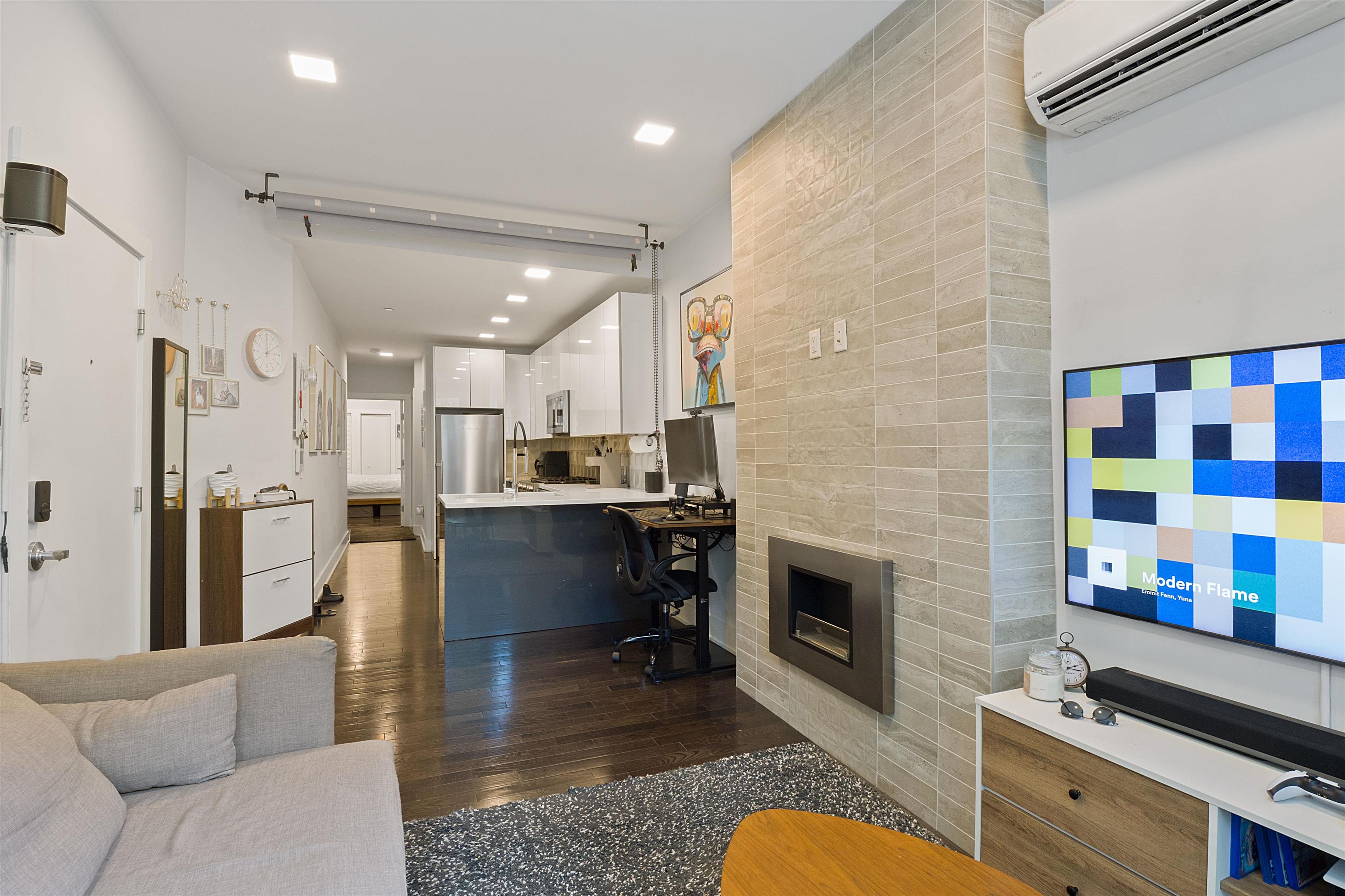 367 2ND ST Unit: 102