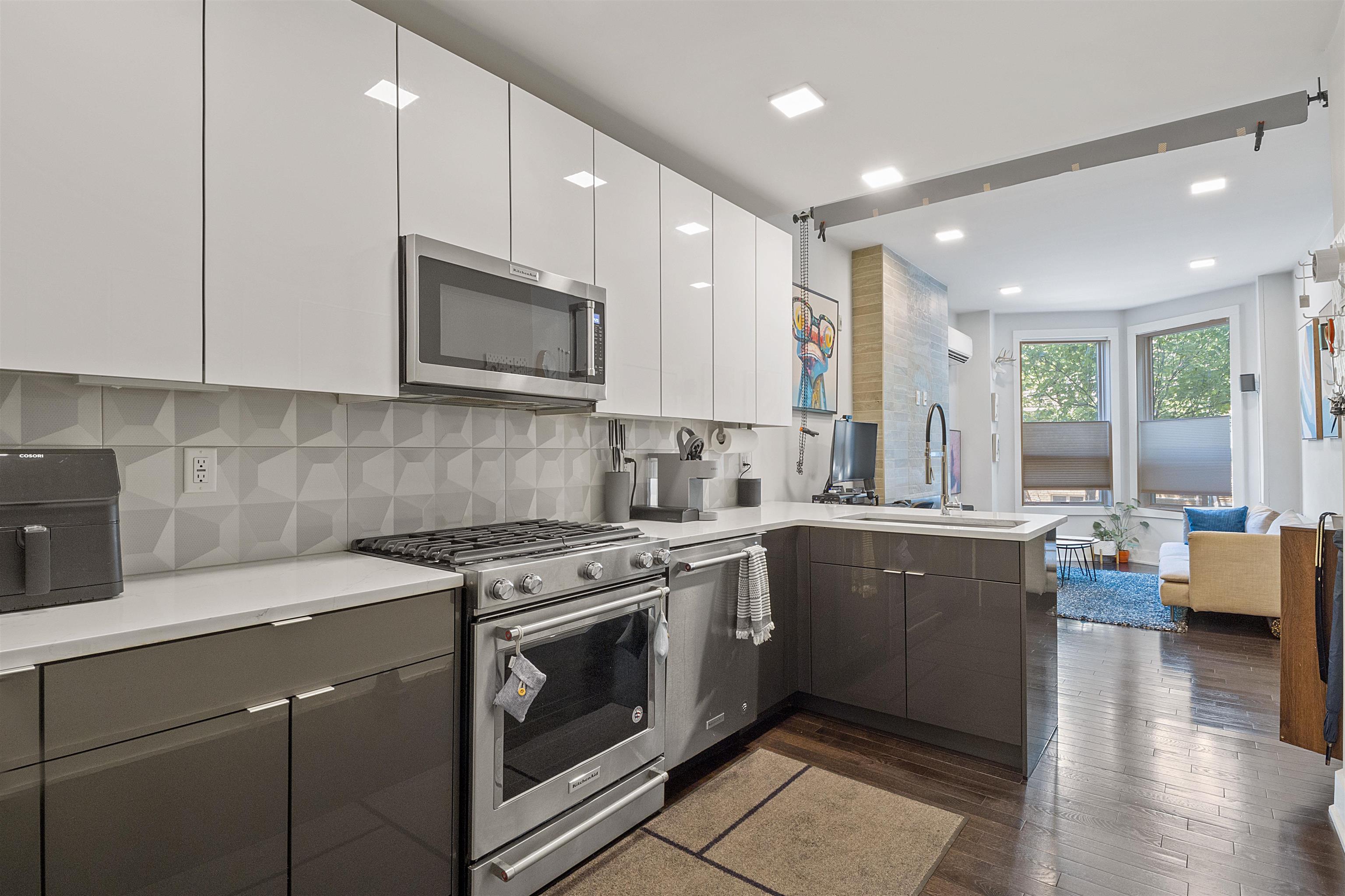 367 2ND ST Unit: 102