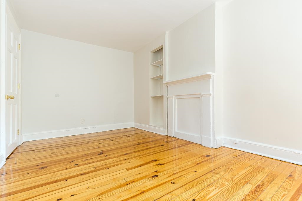 232.5 3RD ST