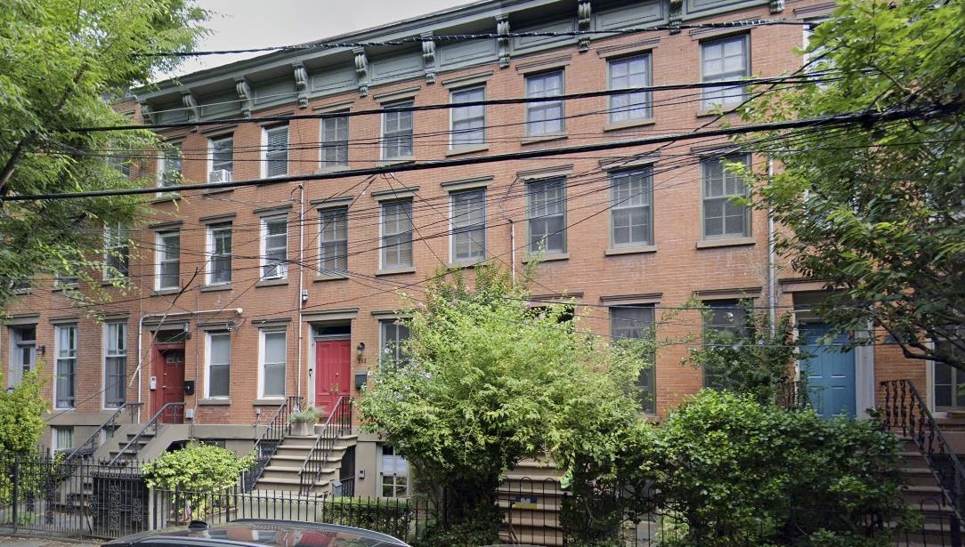232.5 3RD ST