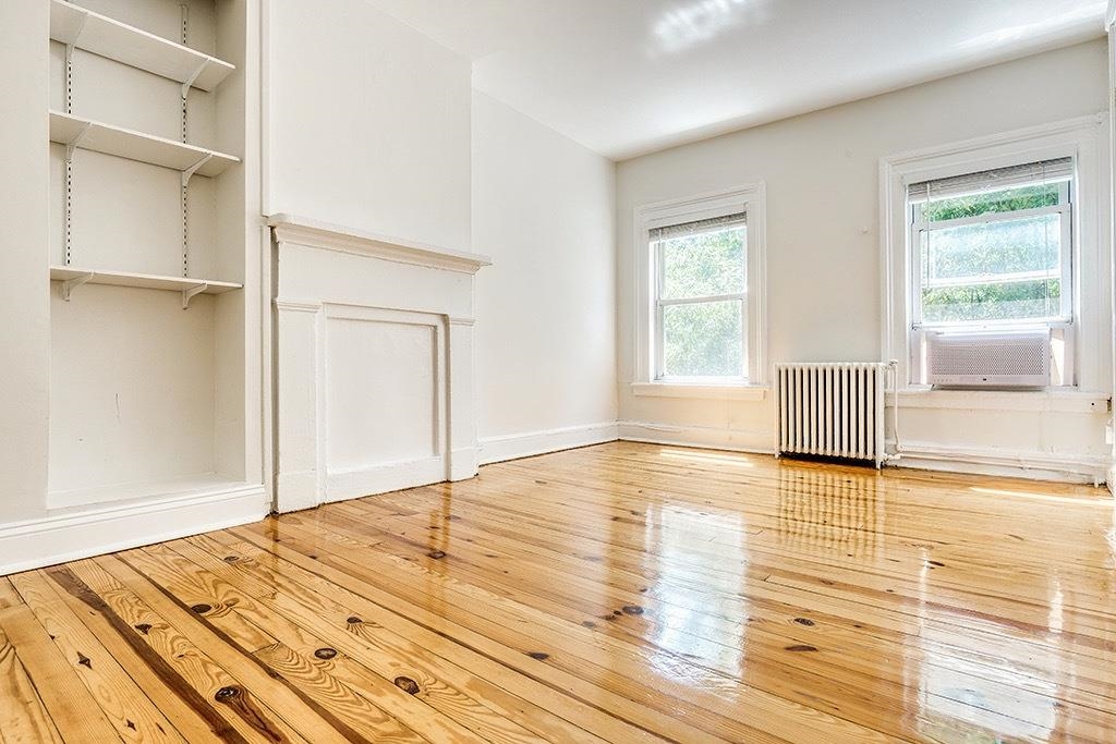 232.5 3RD ST
