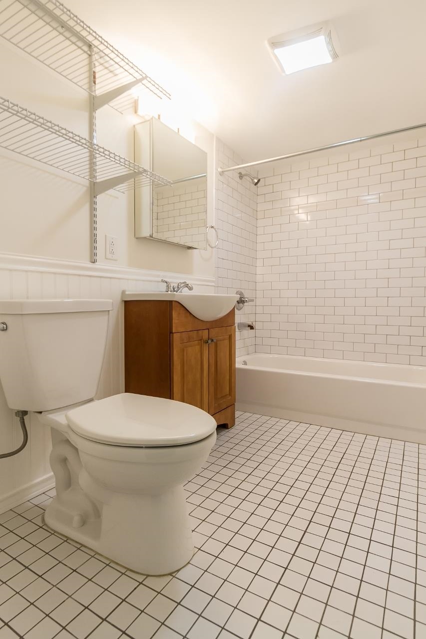 232.5 3RD ST