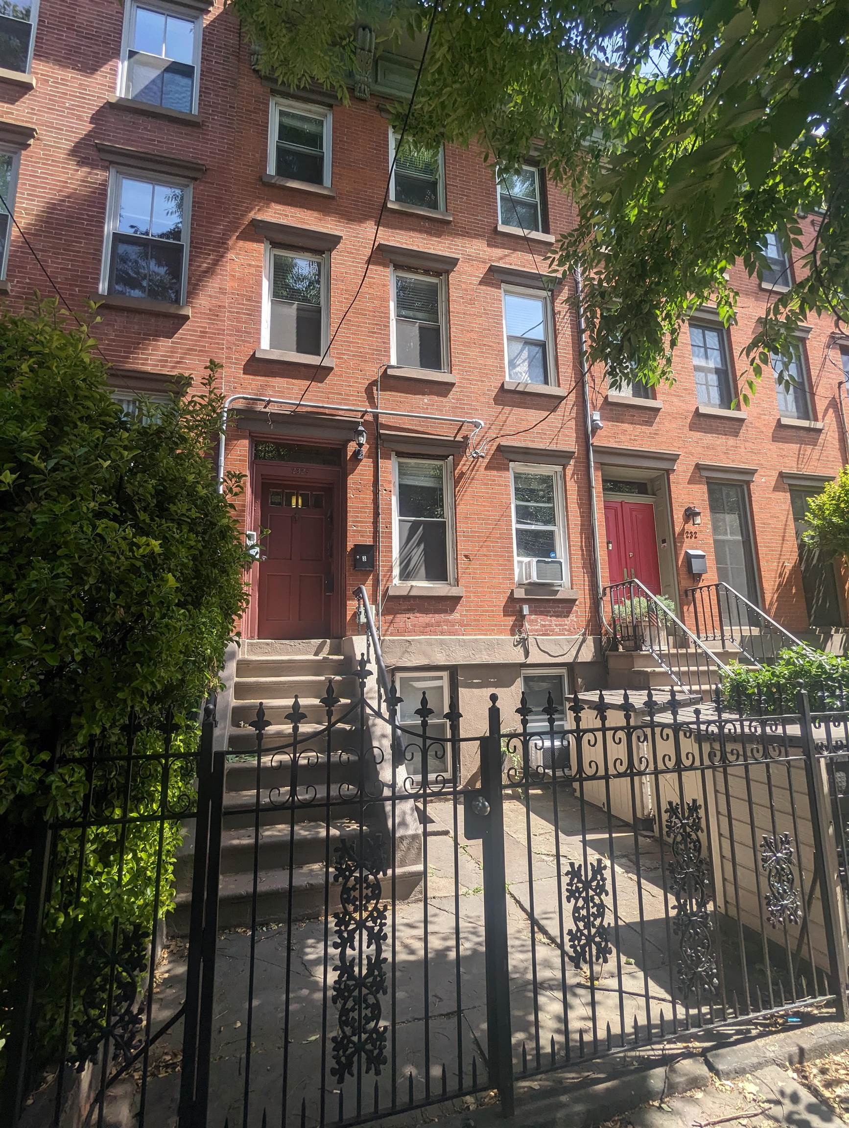 232.5 3RD ST