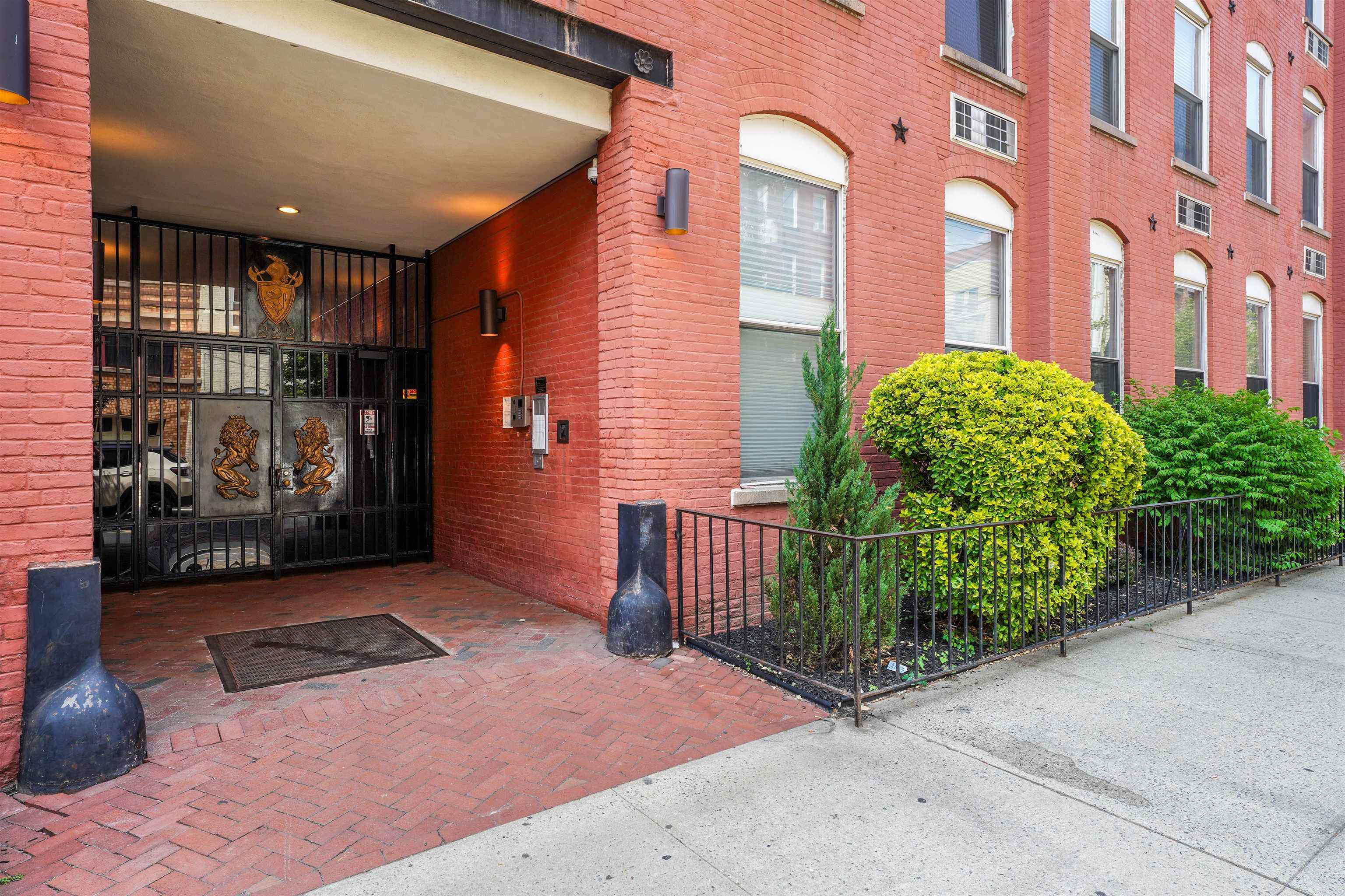 222 GRAND ST Unit: 4B-4C