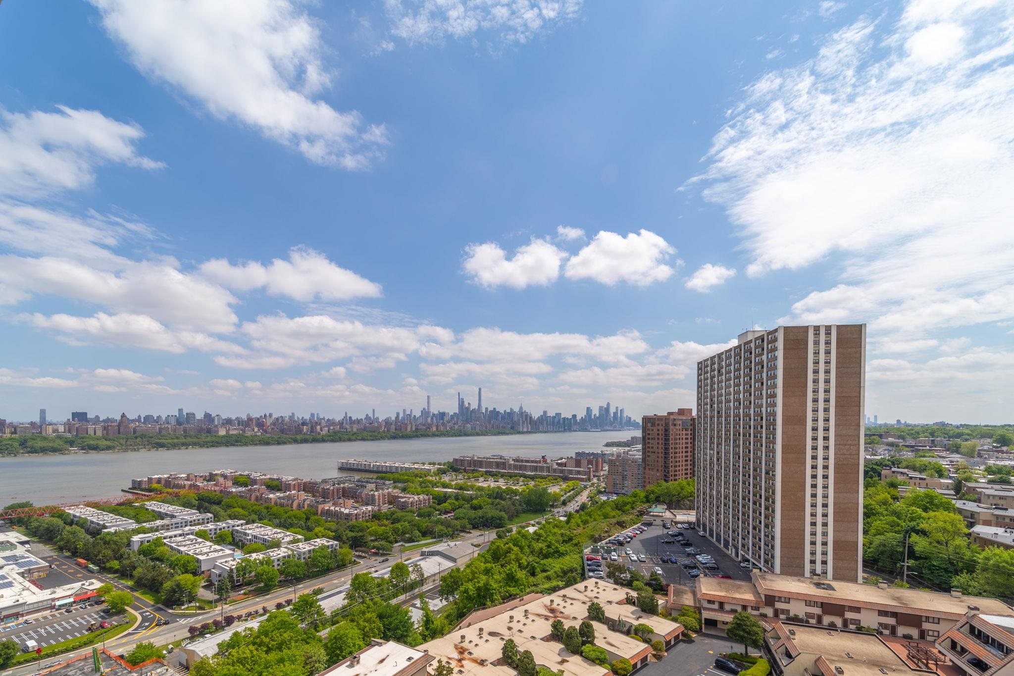 320 ADOLPHUS AVE Unit: 1211