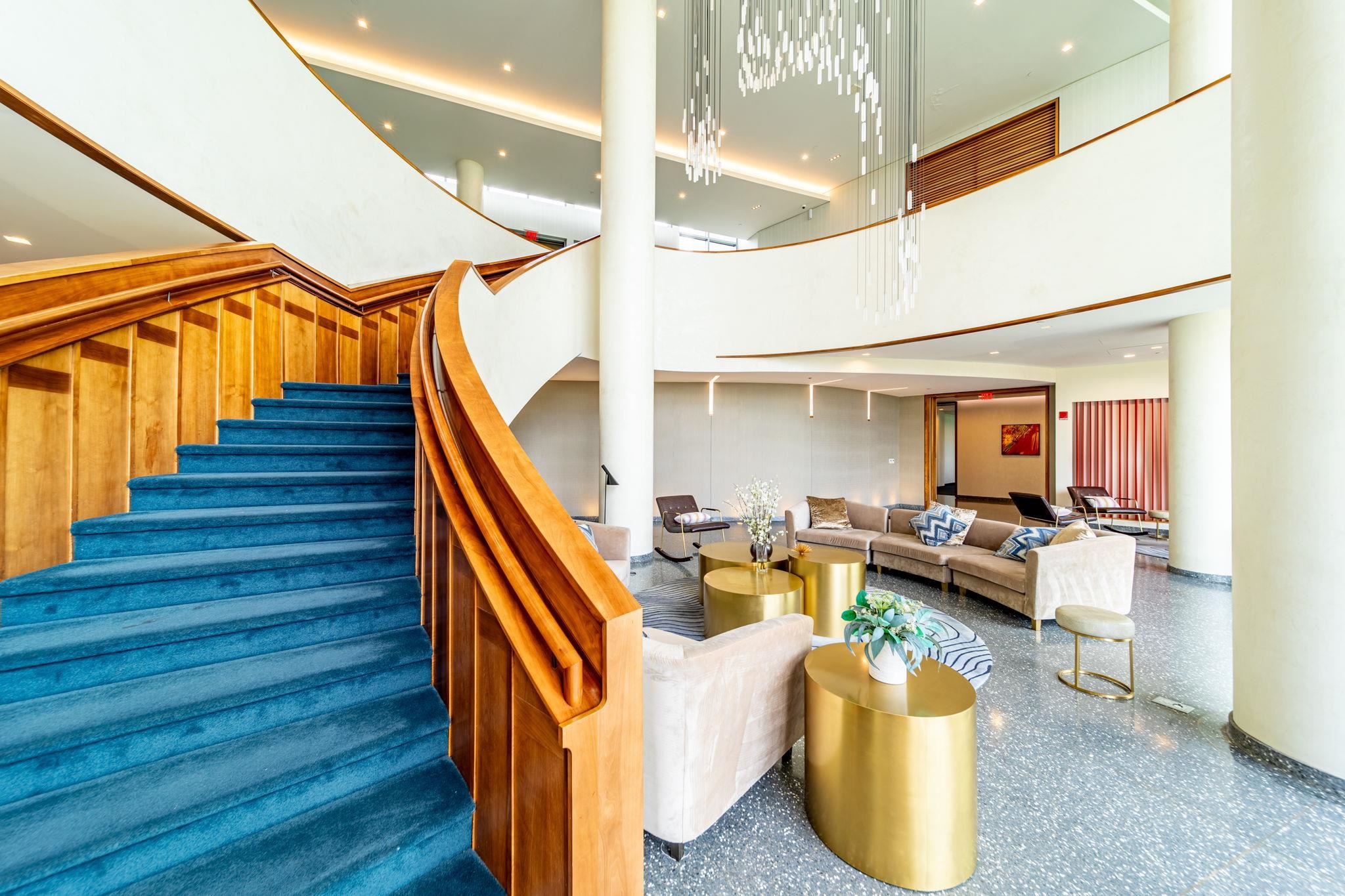 320 ADOLPHUS AVE Unit: 1211